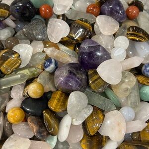 Random 10pc Grab of Gemstone mini Hearts, spheres, DT’s & tumblers